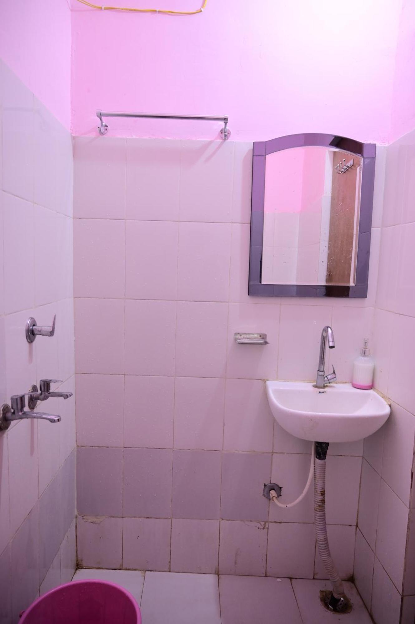 Jankivihar Homestay At Prahladghat Within 1Km From Shri Ram Mandir Ayodhya Eksteriør billede